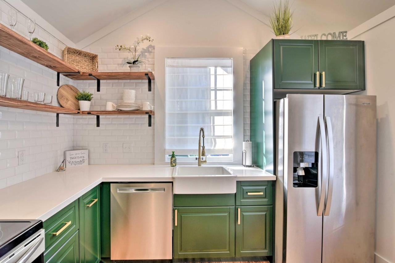 Bright Galveston Cottage Close To Beach And Strand Εξωτερικό φωτογραφία