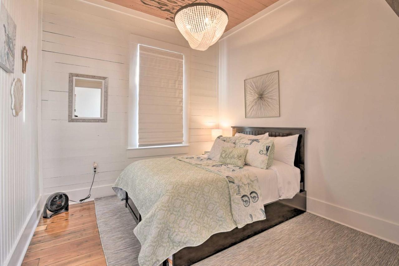 Bright Galveston Cottage Close To Beach And Strand Εξωτερικό φωτογραφία